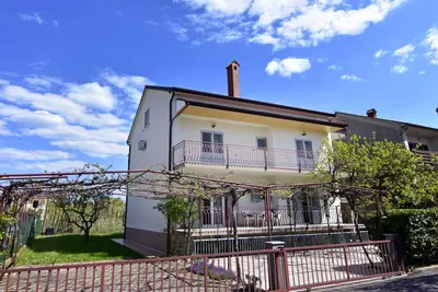 Image de Simple and spacious three-bedroom apartment in Umag