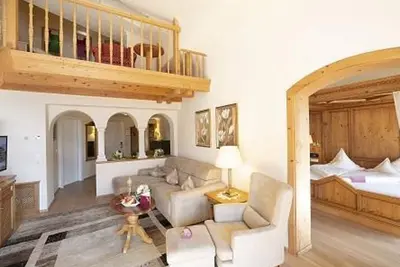 Image de Wellness-residenzsuite ca. 85 m² 1-2 Nächte - Der Alpine Kraftplatz - Alpenrose / Cocoon Lodge