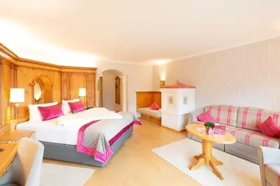 Image de Wellness-residenzsuite ca. 45 m² ab 7 Nächte - Der Alpine Kraftplatz - Alpenrose / Cocoon Lodge