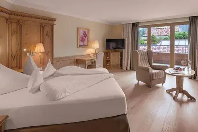 Image de Wellness-residenzsuite ca. 48 m² 3-6 Nächte - Der Alpine Kraftplatz - Alpenrose / Cocoon Lodge