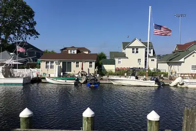 Image de Charming Waterfront Cottage: Great summer rental as well as year round!