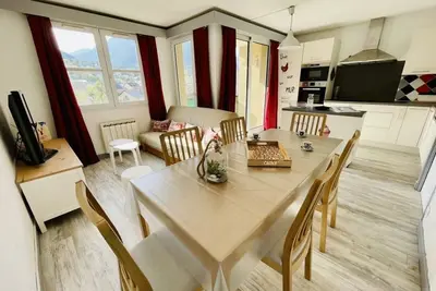 Lumineux 50 M² Avec Balcon Au Centre De Briançon