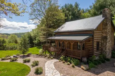 Image de South Fork Cabin - charming cabin between Boone and West Jefferson with a hot tub. Pets welcome