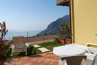 Image de Dante - Theater Home, with pool and marvellous lakeview
