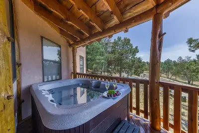 Image de White Mountain Retreat | Hot Tub, Grill, Fireplace