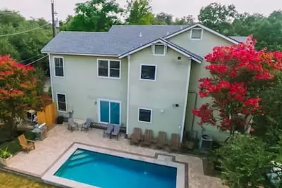 Image de Bouldin 6 bedroom with heated pool