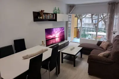 Image de Bravaholidays-282-Palmeras-2-1st line beach, with pool, sea views, 2 bedrooms.