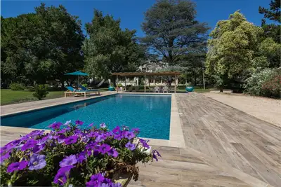 Image de Entre Provence, Garrigue et Camargue, maison familiale avec piscine