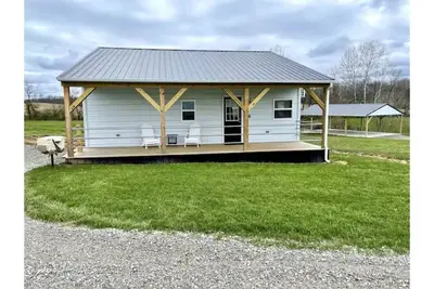 Image de Makenna-New tiny home with shared fishing pond