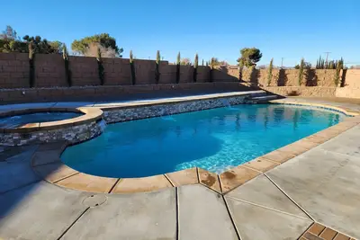 Image de Cozy Family  Home With A Pool And Spa