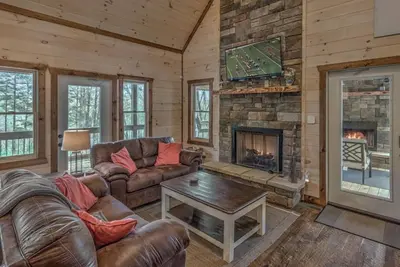 Image de Possum Holler - Hot Tub | Fire pit | Outdoor Wood Burning Fireplace