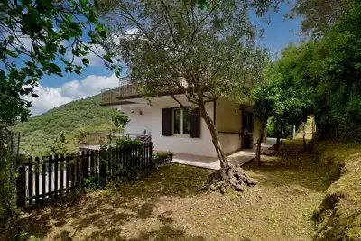 Image de Maison de vacances privée avec bain à remous, climatisation, Wifi, Tv, terrasse, parking