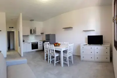 Image de Grand et ensoleillé appartement à 300 m de la mer