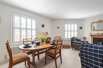 Image de Charming cottage in the conservation area of Deal, sleeping 5 guests, pet friendly, seconds from the