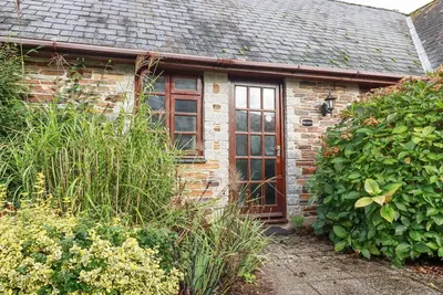 Bracken Cottage, family friendly, with pool in St Tudy
