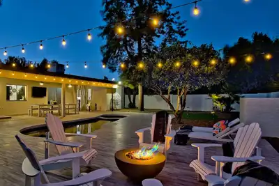 Designer Vibe & w/ Spa Tub & Heated Pool