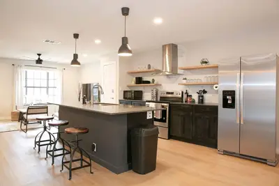 Image de Fermata l Modern Getaway l Vacation l 4bd 2ba