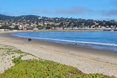 Image de Beachfront Townhome on Del Monte Beach in near Fisherman's Wharf
