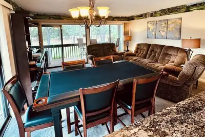 Image de 2 Br Condo on resort Property access to members benefits pool/hottub/golf cart