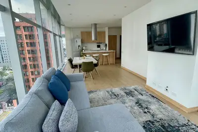 Image de Luxurious 1-bedroom Condo in Iconic City Building at La Carolina, Quito