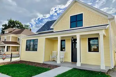 Image de Large Cozy Home in Heart of downtown Pella