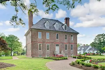 Image de Beautiful Historic Powhatan Resort in central location