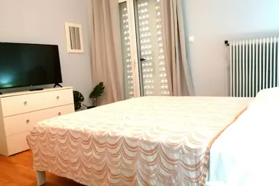 Image de Full house near the center of Athens - Serenity of Athens