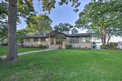 Image de Malakoff Lakefront Home: Golf Course On-Site!