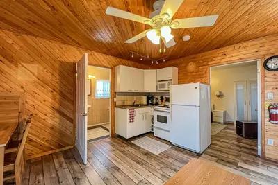 Image de Ahmic Lake Resort's 1-Bedroom Cottage (Blue Jay)