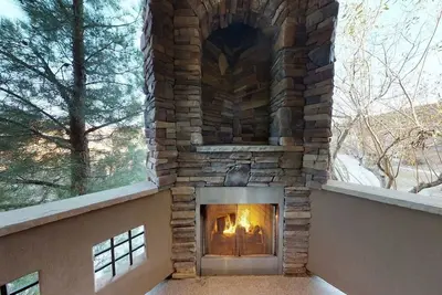 Image de Spacious 3-Bed Suite | Private Patio, Sleeps 12