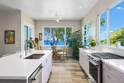 Image de Oceanfront New House on Kealakekua Bay