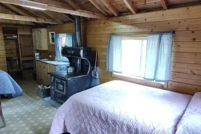 Image de Cabin 8 at Sportsman’s Lodge