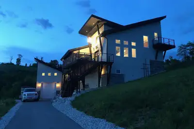 Image de New Home! Modern Simple Lake Experience at Hidden Springs