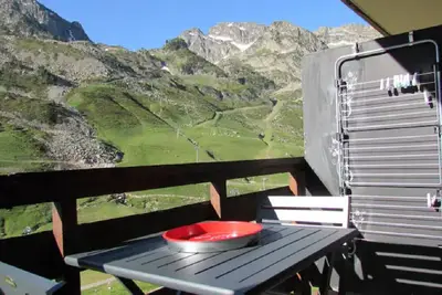 Image de Studio 4/5 personnes aux pieds des pistes