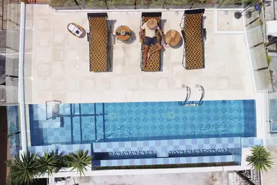 Image de New Stylish Colonial House with Pool and Rooftop