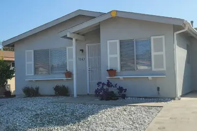 Image de Oceanside Carlsbad border 55+ Ac, near shopping, restaurants, ~ 5 mi to beaches