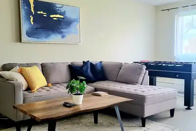 Image de 2 Bedroom - Walking Distance to West Edmonton Mall