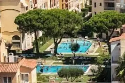 Image de Appartement au centre entièrement rénové