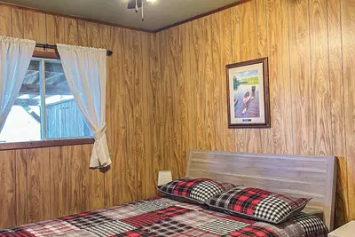 Image de Ahmic Lake Resort's 2-Bedroom Cottage with Hot Tub (Gray Wolf Cottage)