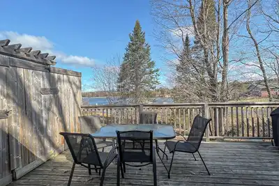 Image de Ahmic Lake Resort's 3-Bedroom Cottage Squirrel