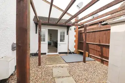 Image de 493 Little Wakering Road, with a garden in Little Wakering