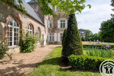 Image de Charmant gîte familial avec parc, près des vignobles, à 30 min d’Angers - Confort et cadre raffiné.