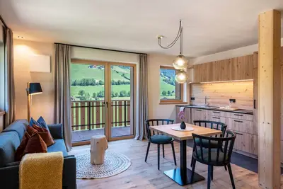 Image de Nouvel appartement Poma avec vue sur les montagnes, jardin, balcons et Wi-Fi.