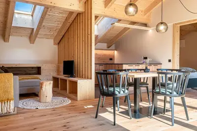 Image de Nouveau Appartement Furca avec vue sur les montagnes, jardin, terrasse et Wi-Fi.