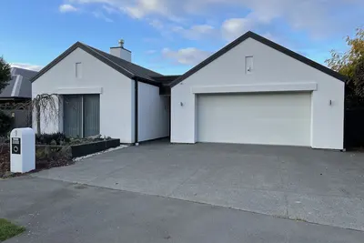 Stunning park side house in Wigram Skies