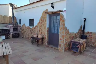 Image de Maison de vacances Cueva Picoesquina avec vue sur les montagnes, jardin et Wi-Fi.