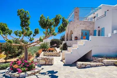 Image de Family house with spectacular sea view 10 min from the beach
