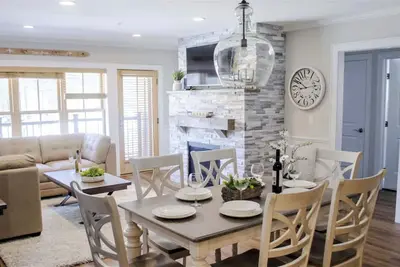 Image de Luxury Ski In/Ski Out Kearsarge Brook Condo 3 bed, 2 bath at Cranmore Mountain! !