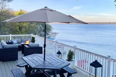 Image de Charming Lakefront Cottage in Heart of the Wine Trail: Seneca Fingerlake