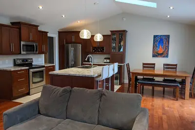 Image de Beautiful Home in Quiet Neighborhood - Close to everything!